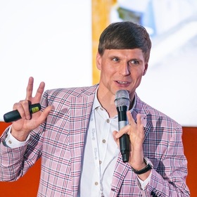 Дмитрий Севальнев, Руководитель департамента SEO и рекламы в «Пиксель Плюс», основатель сервиса «Пиксель Тулс»