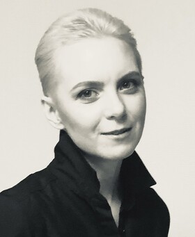 Елена Уханова, Портной-универсал
