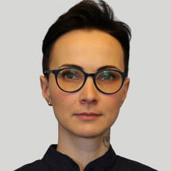 Кира Вейс